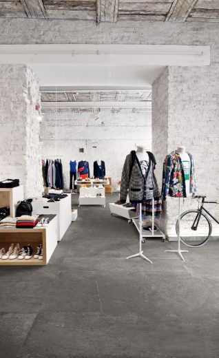 Billede af Stoncrete Dark Grey 30x60 cm (R - Ru)